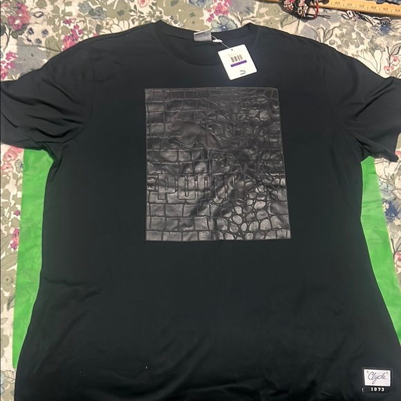 NWT Puma Clyde Black Embossed Men's Tee - Picture 1 of 7